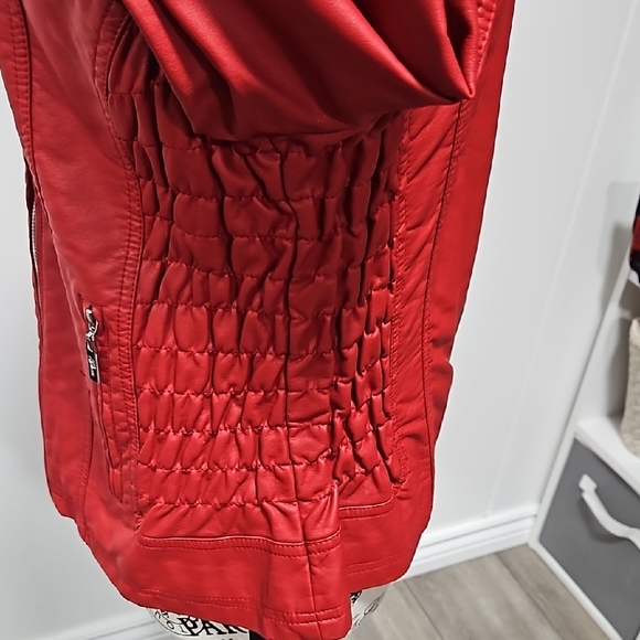 Red faux leather jacket - Picture 2 of 9